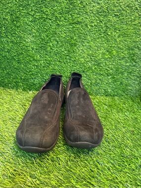 Merrell women’s Black suede Slip-On Loafer size 7.5